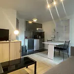Le Doolies - Holiday Hostel