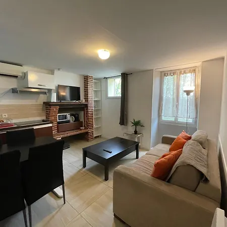 Le Doolies - Holiday Albergue