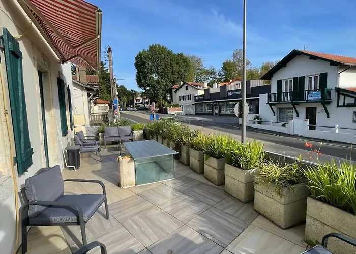 Le Doolies - Holiday 比亚里茨