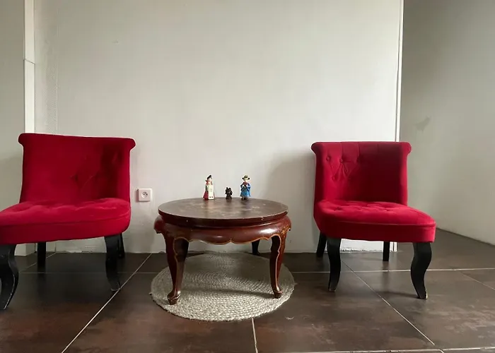 Le Doolies - Holiday Hostal