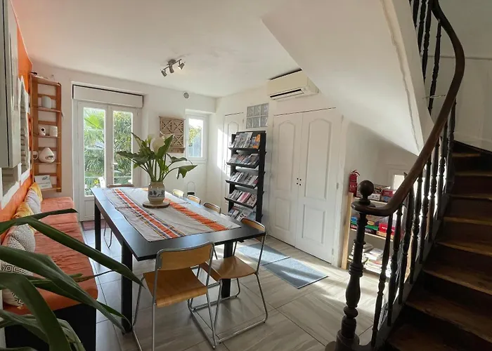 Le Doolies - Holiday Hostal Biarriz