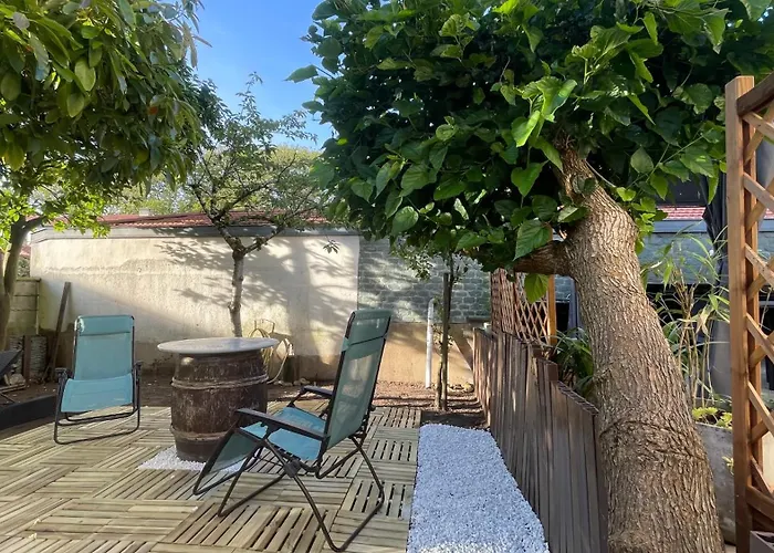 Le Doolies - Holiday Hostal *