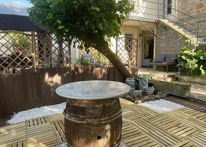 Le Doolies - Holiday Hostal *