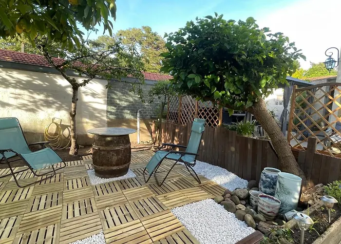 Le Doolies - Holiday