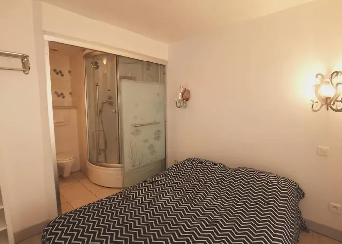 Le Doolies - Holiday