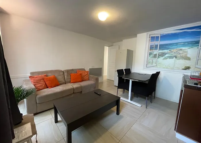 Le Doolies - Holiday Hostal *