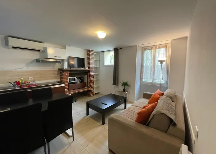 Le Doolies - Holiday Hostel